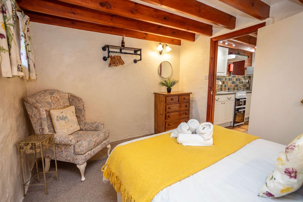 Hall House Estate - 4 Properties- St Florence