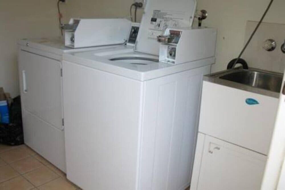 Budget Accommodation Salisbury Studio 3