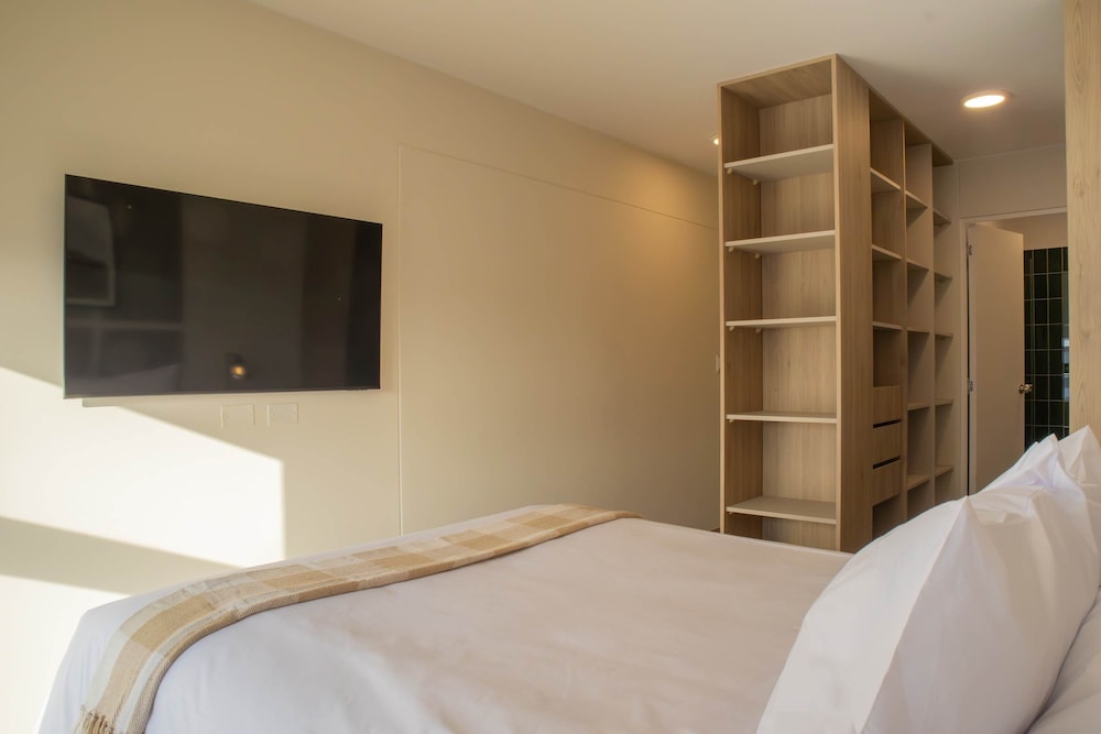w Impressive 2BR With Balcony in Miraflores