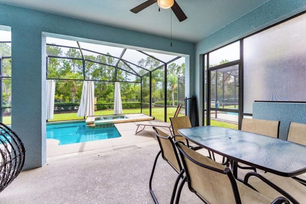 Sugar Palm Place 6 Bedroom Home