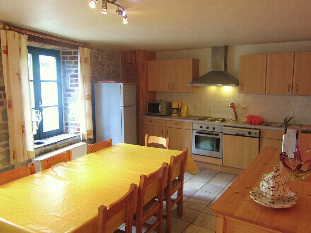 Apartment Near Forest and Hiking Trails view 2