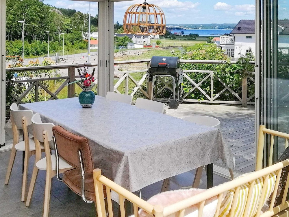 Seaside Charm in Hoviksnas-by Traum view 4