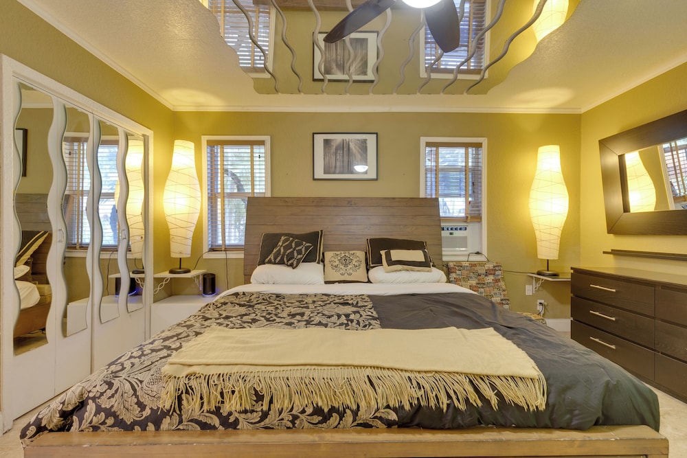 Lakefront Getaway w/ Dock Near Las Olas Beach