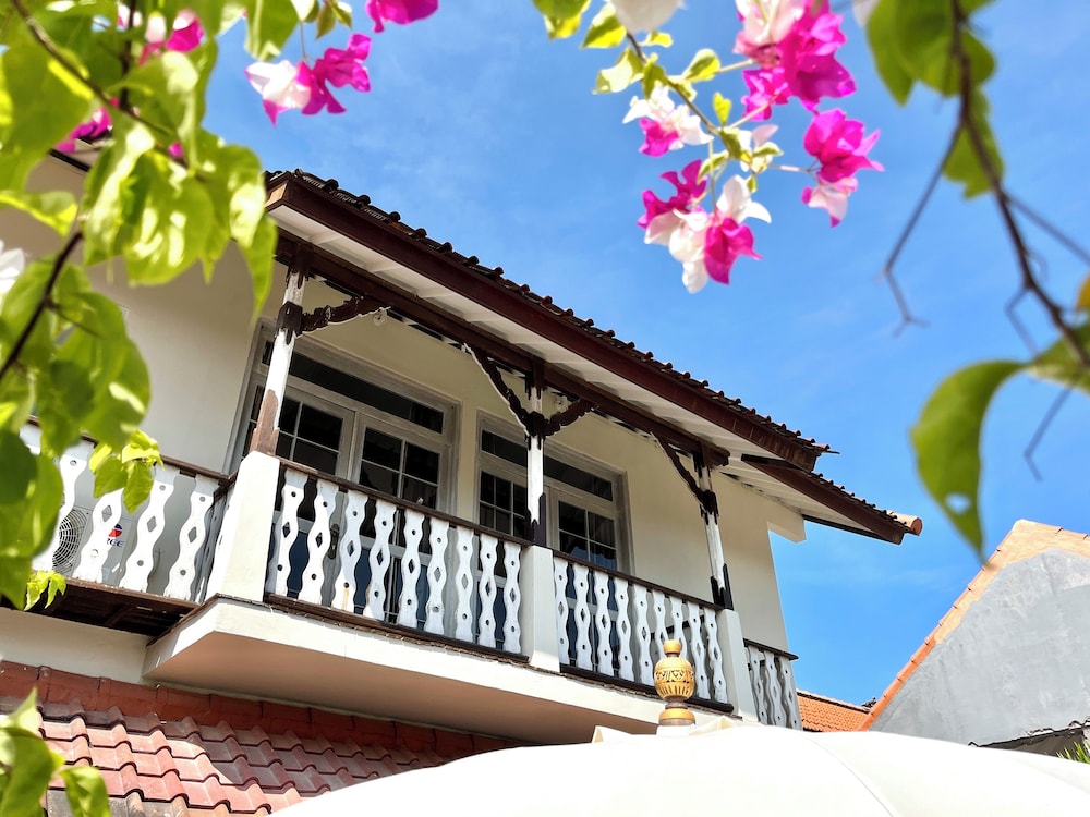Charming Two Bedroom Villa Near Seminyak