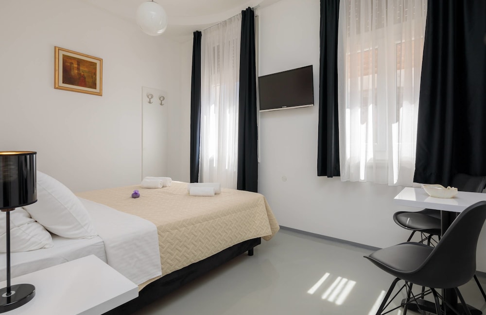 PLR Accommodation