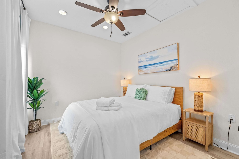 Barefoot Bungalow For 4 - Image 2