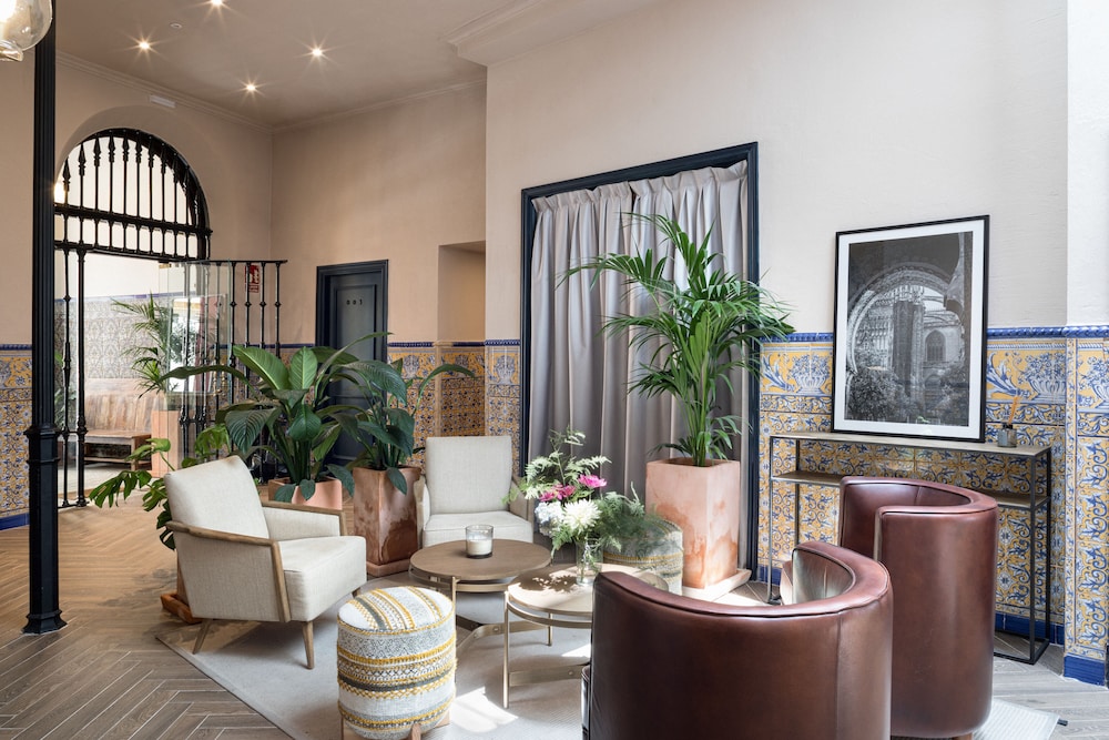 Honest Sevilla Hotel 3