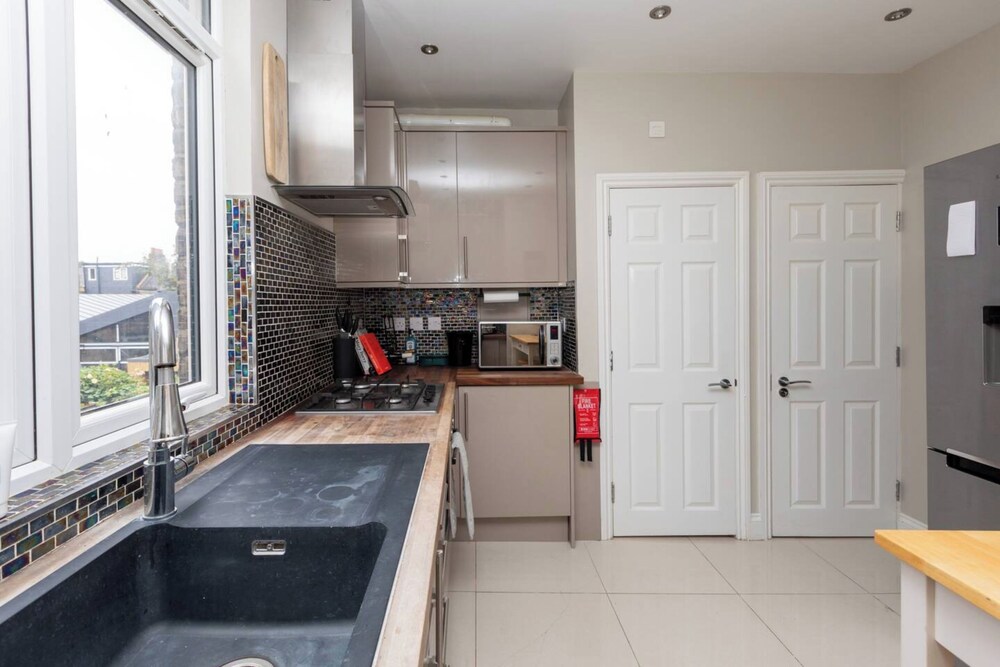 Beautiful 3BD Garden Flat - Tooting!