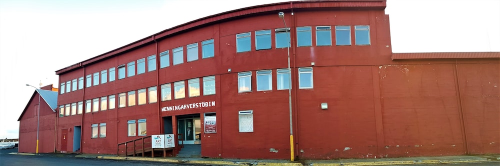 Hotel Art Hostel - Image 1