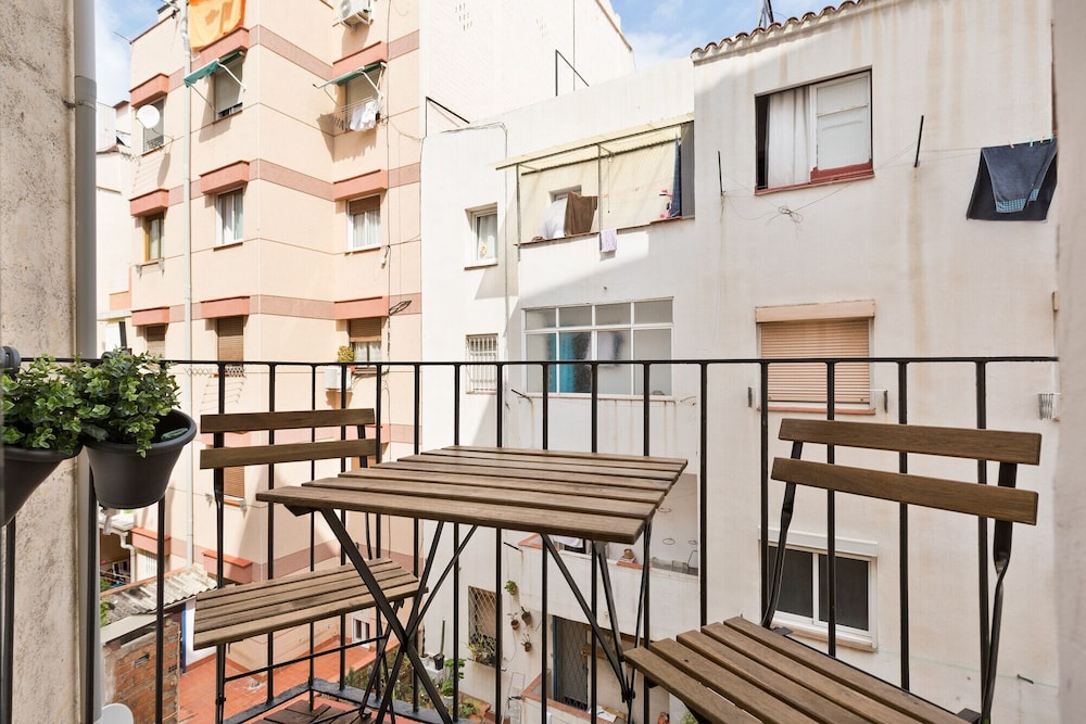 Urban Chill Apartments By Olala Homes