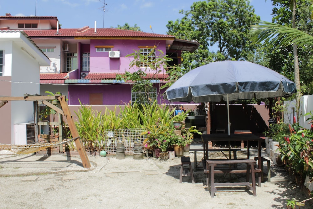 DesaTebrau NewStar Homestay - Wedding Bridal House