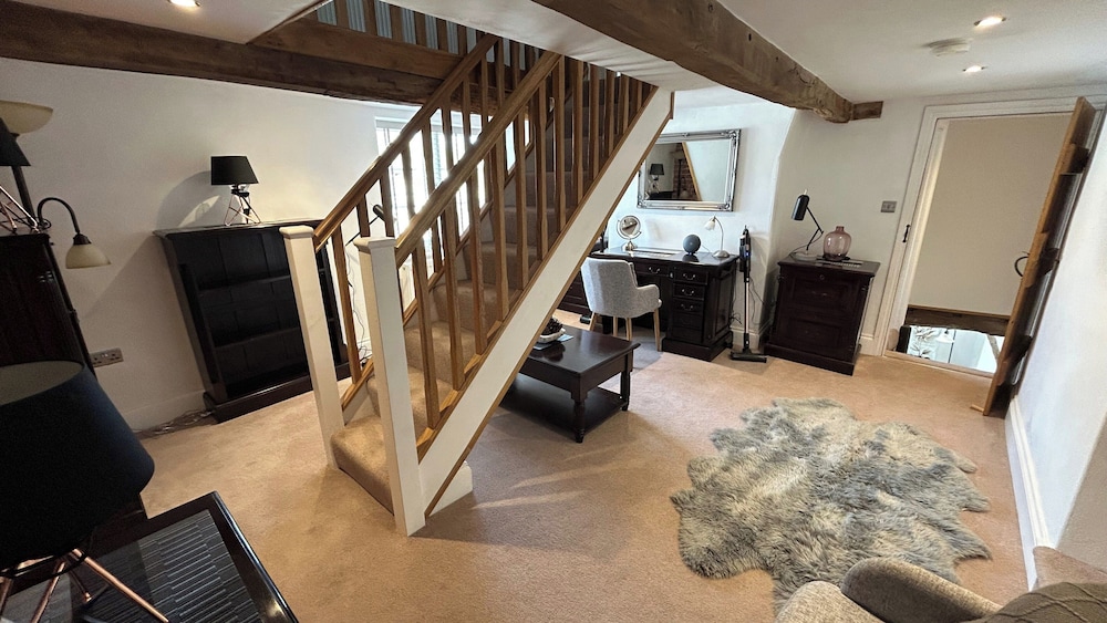 4 Bed Farmhouse Alton Tower Xmas Market Chatsworth