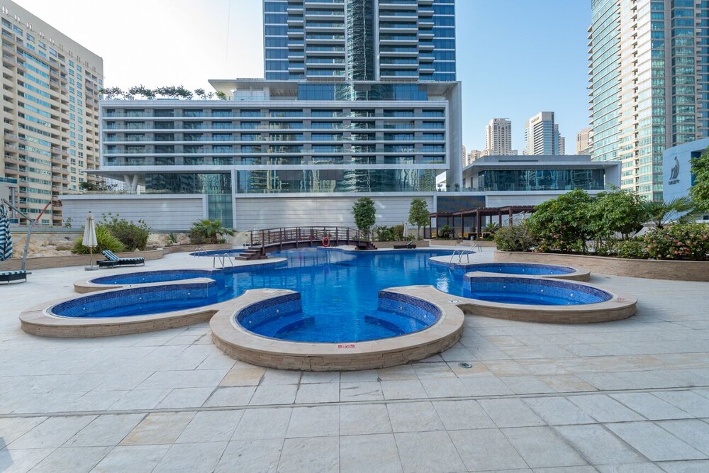 Dubai Marina - Stunning Huge 4 Bedroom Apts Near JBR - Gym - Pool - Parking by Sojo Stay