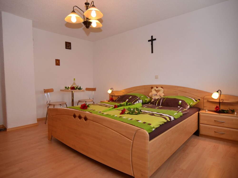 Schones Ferienhaus mit Grossem Garten bei Stadlern view 5