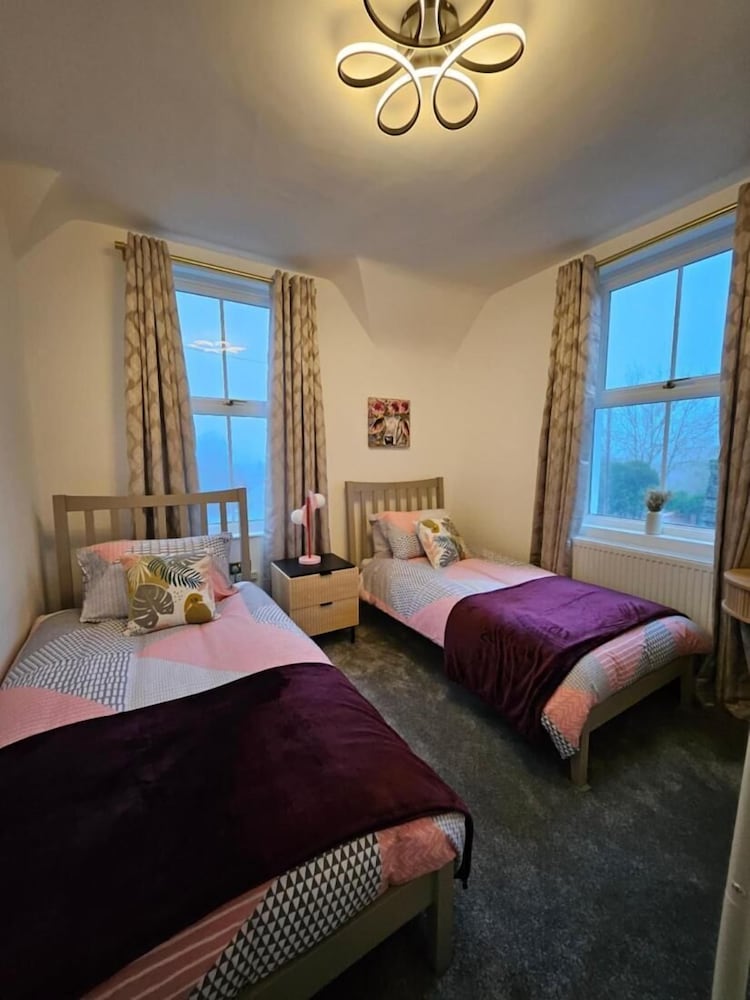 Llangollen Retreat With Stunning Views of the Castle