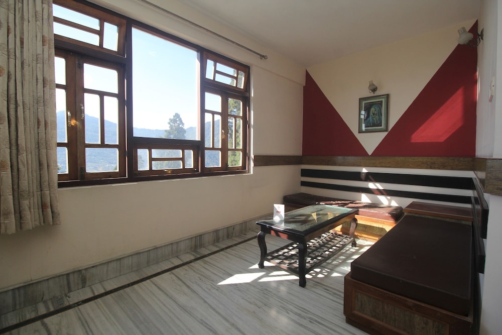 OYO 10587 Vanjula Residency