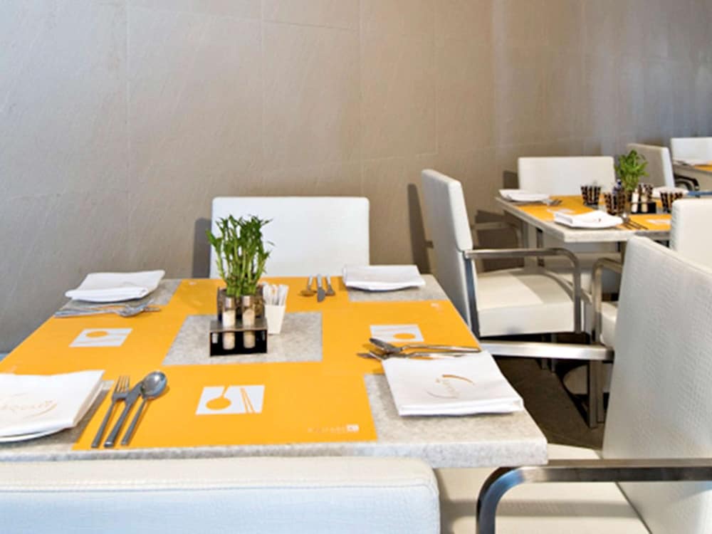 Mumbai Vacations - Novotel Mumbai Juhu Beach Hotel - Property Image 70