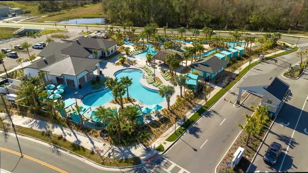 Mins to Disney Walk to Lazy River Resort Pool