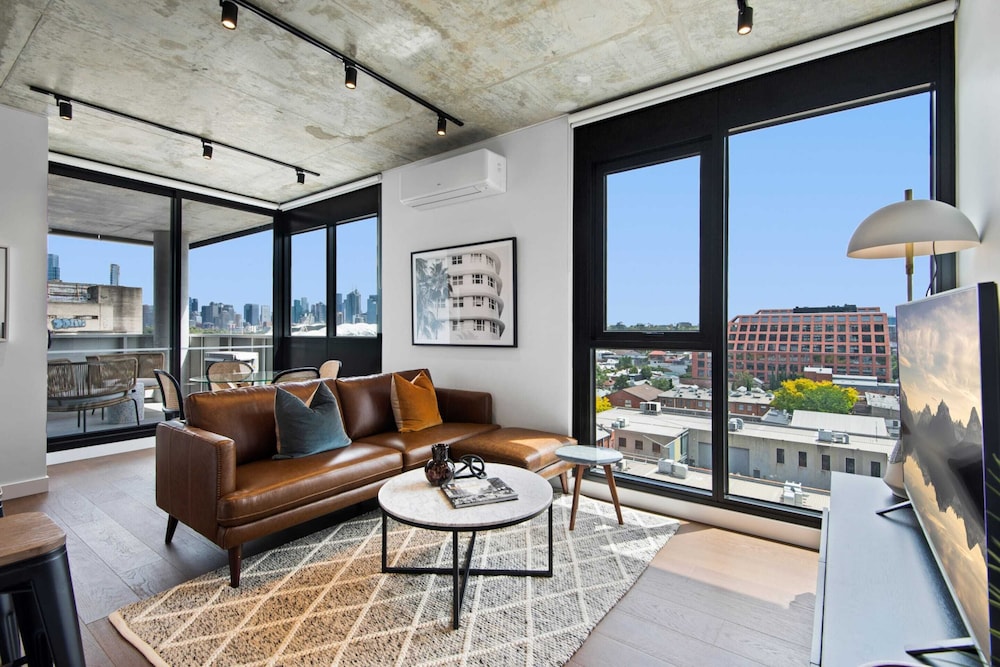 Executive 2-bed Apartment With Views, Gym and Spa