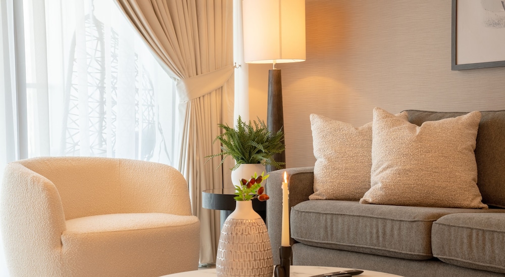 Downtown Luxe 1BR Vibes at Grande