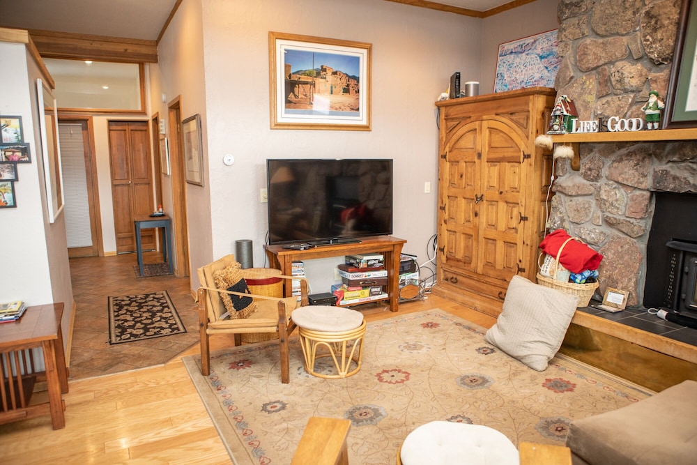 16 Chambertin Townhomes 2 Bedroom Townhouse by RedAwning
