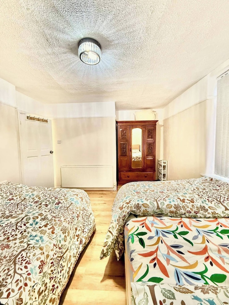 3bedroom Entire House in Stockport Town Manchester