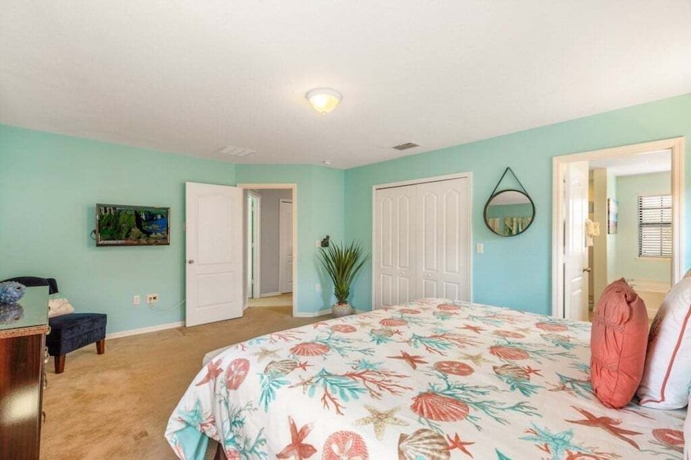 Luxury 4br Retreat W/ Pool, Game Room Near Disney 4 Bedroom Villa