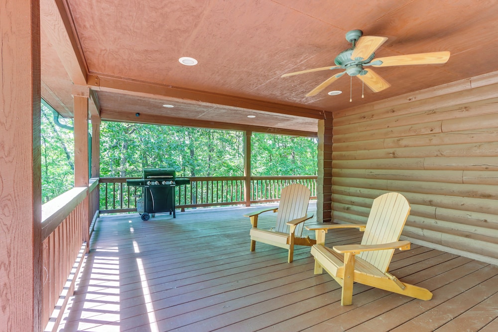 Rogers Cabin on 17 Acres w/ Wraparound Deck! view 4