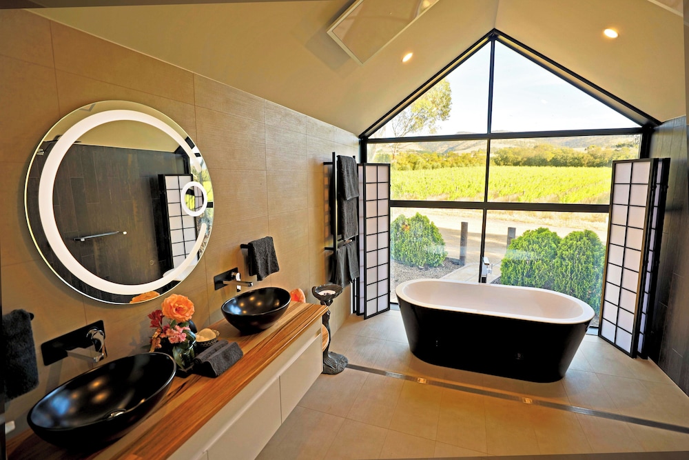 Old Chaff Mill Retreat - - luxury vineyard accommodation