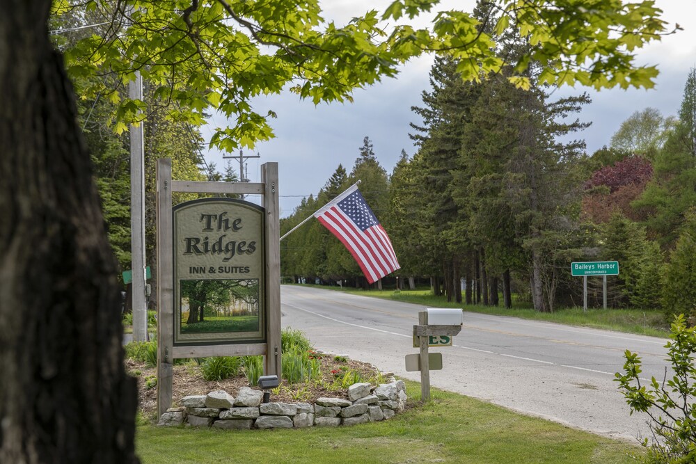 Ridges Inn & Suites
