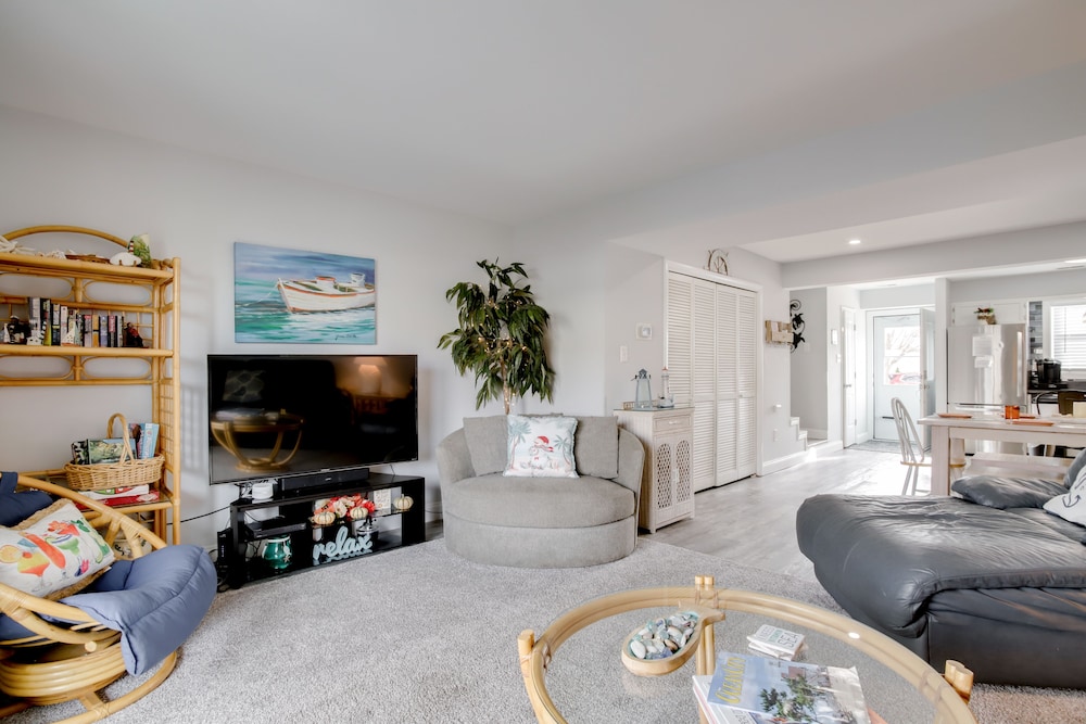 Remodeled Ocean City Getaway w/ Harbor Views!