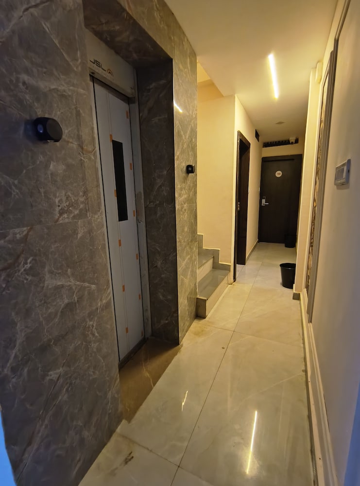 Shri Radha hotels