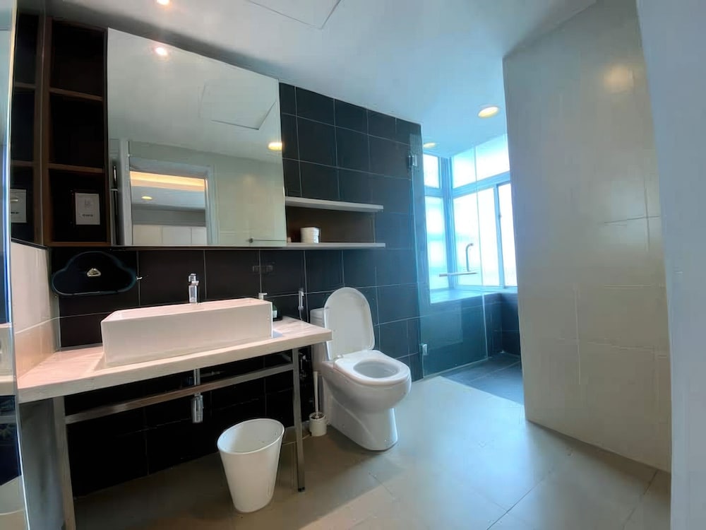 VERVE Suites KL South Apartments & Condo