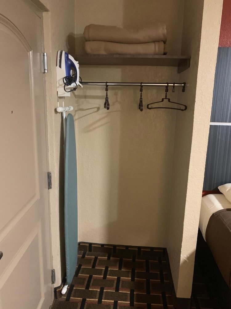 Budget Inn