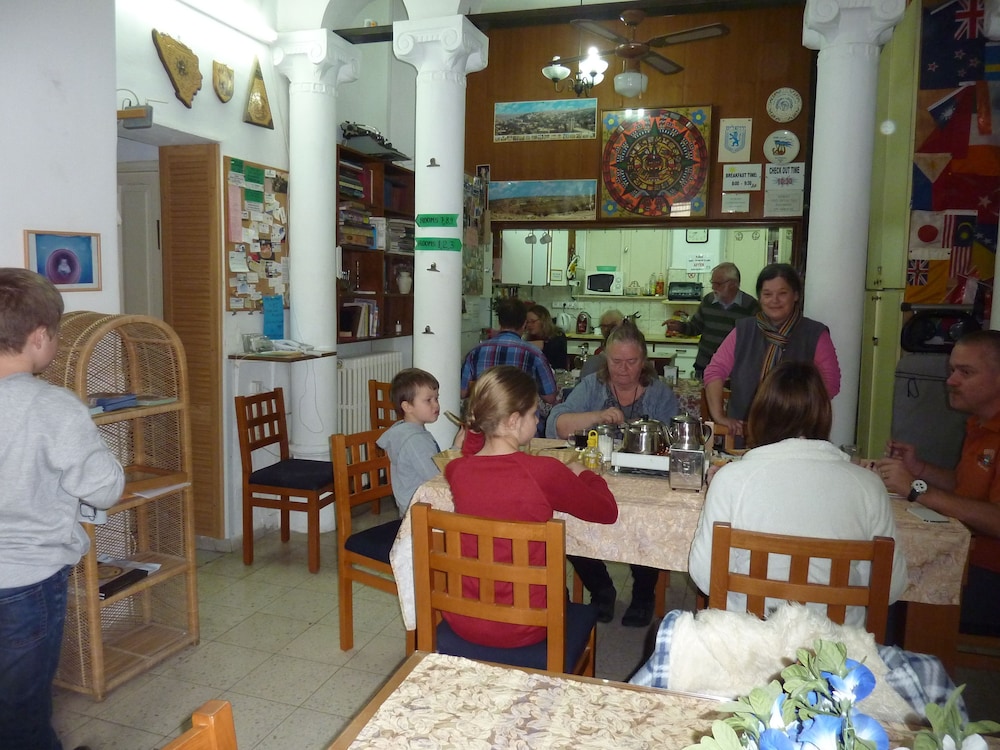 Allenby 2 Bed & Breakfast