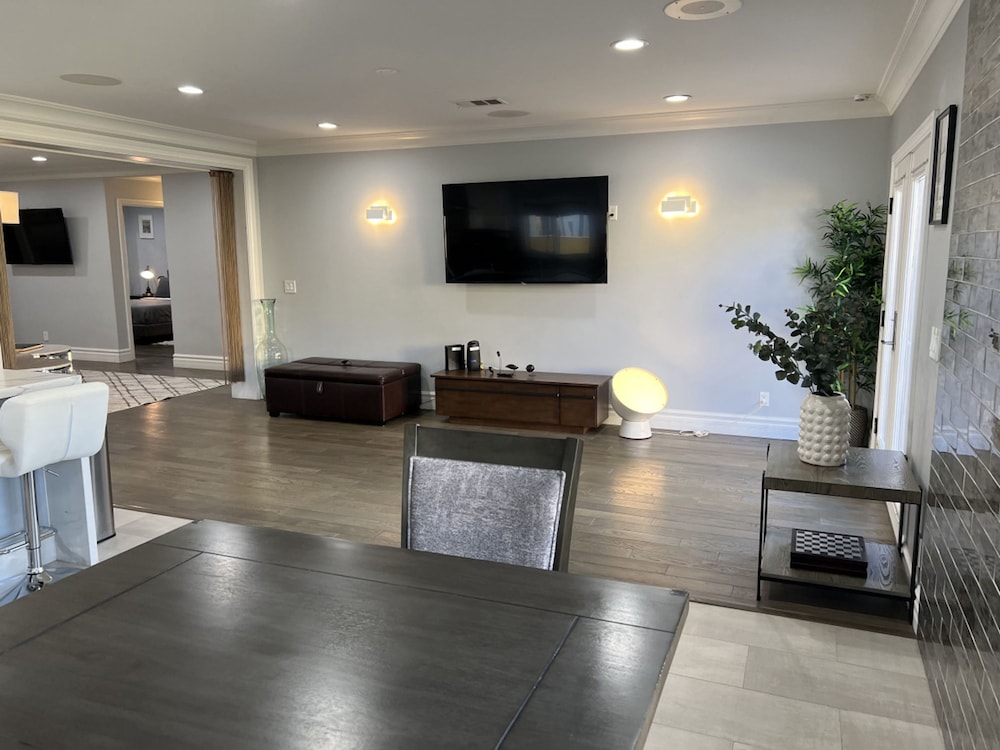 Upscale Modern 4BR Torrance House Built 2018 w Garage Fenced Yard Patio p79