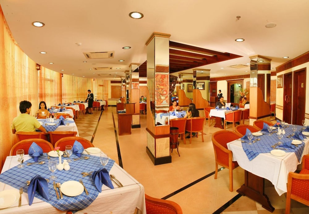 Regant Lake Palace
