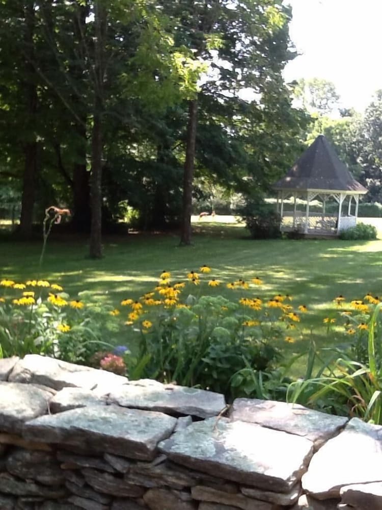 Spring Hill Inn