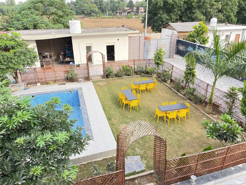 GoBravo 11 6BHK Farm with Pool Sohna Road Gurgaon