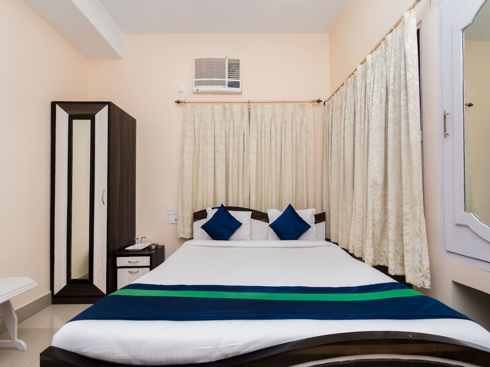 OYO 8998 Hotel Aayash