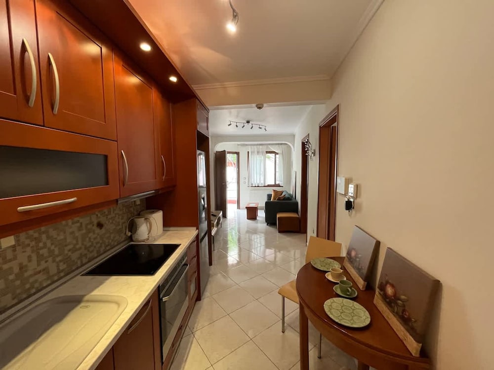 Cozy Apartment in Old Town Ano Polis