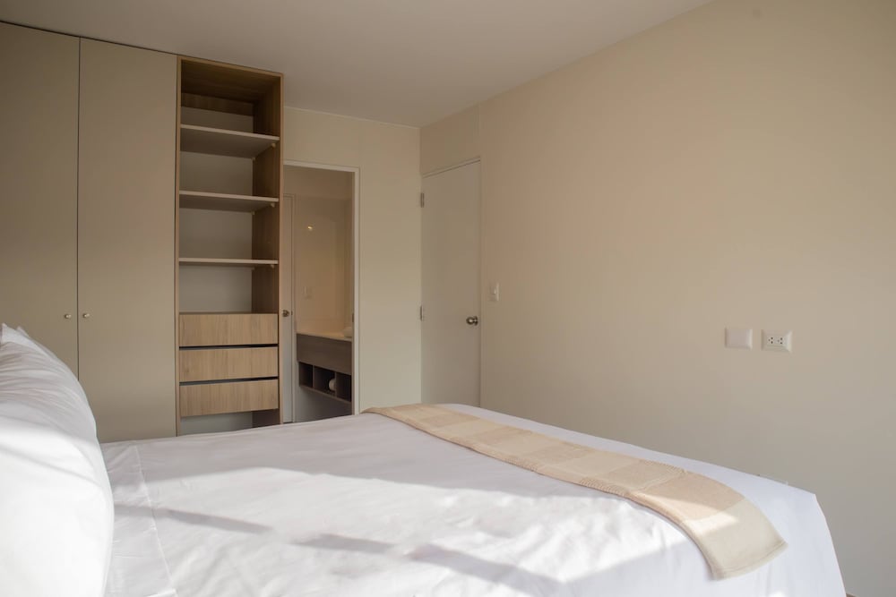 w Impressive 2BR With Balcony in Miraflores