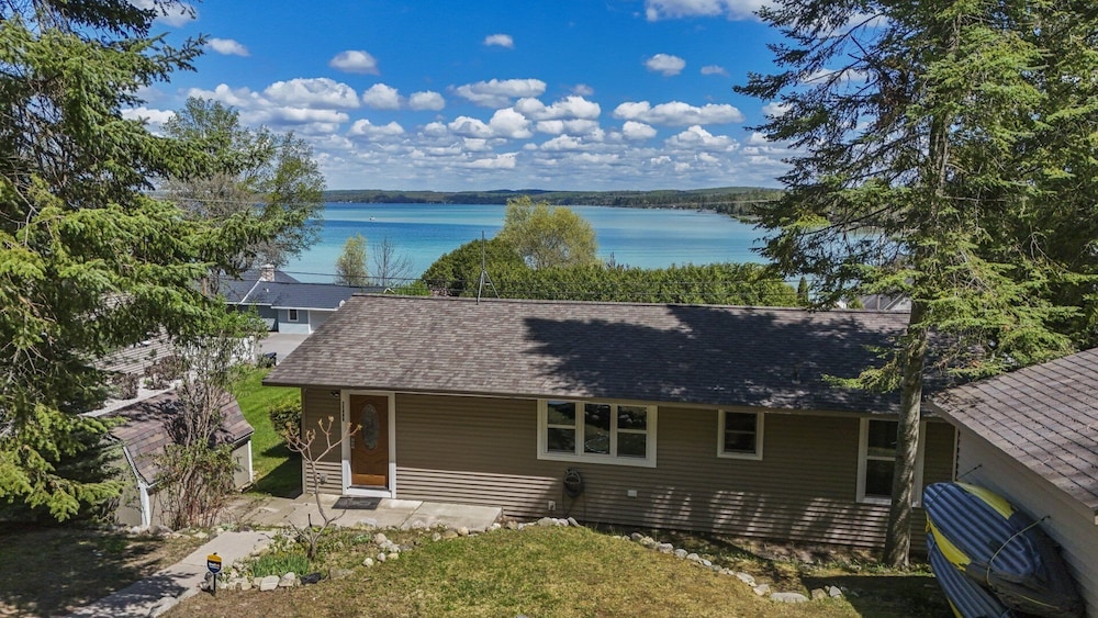 Beautiful Torch Lake House With Beach Access 2 Bedroom Home
