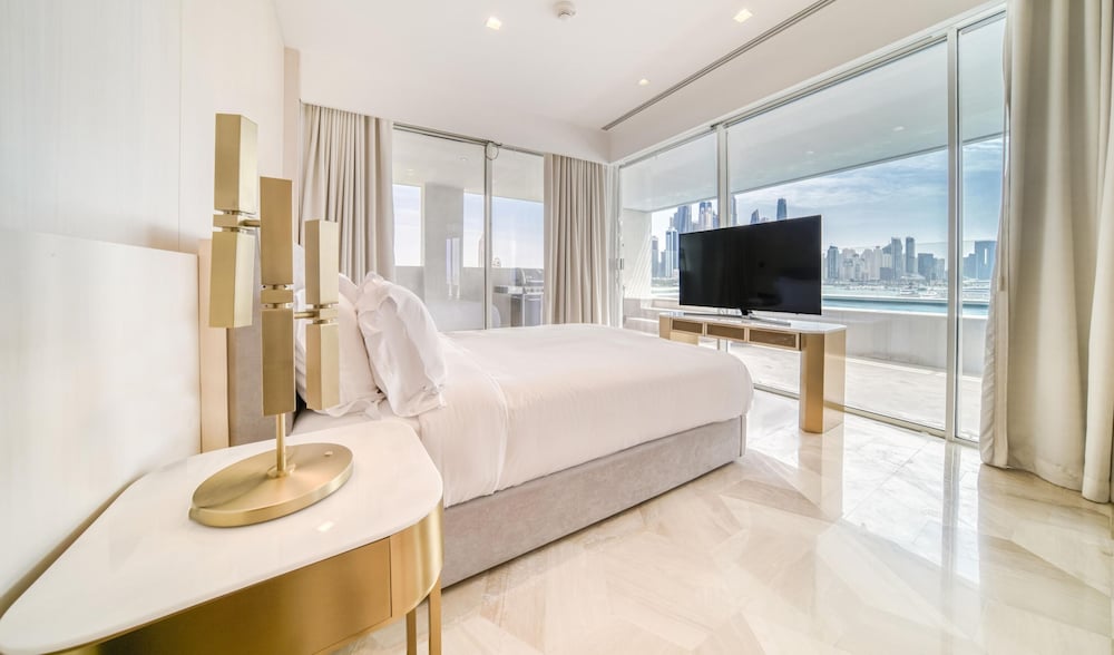 Five Palm Jumeirah 4BR Penthouse w Private Pool