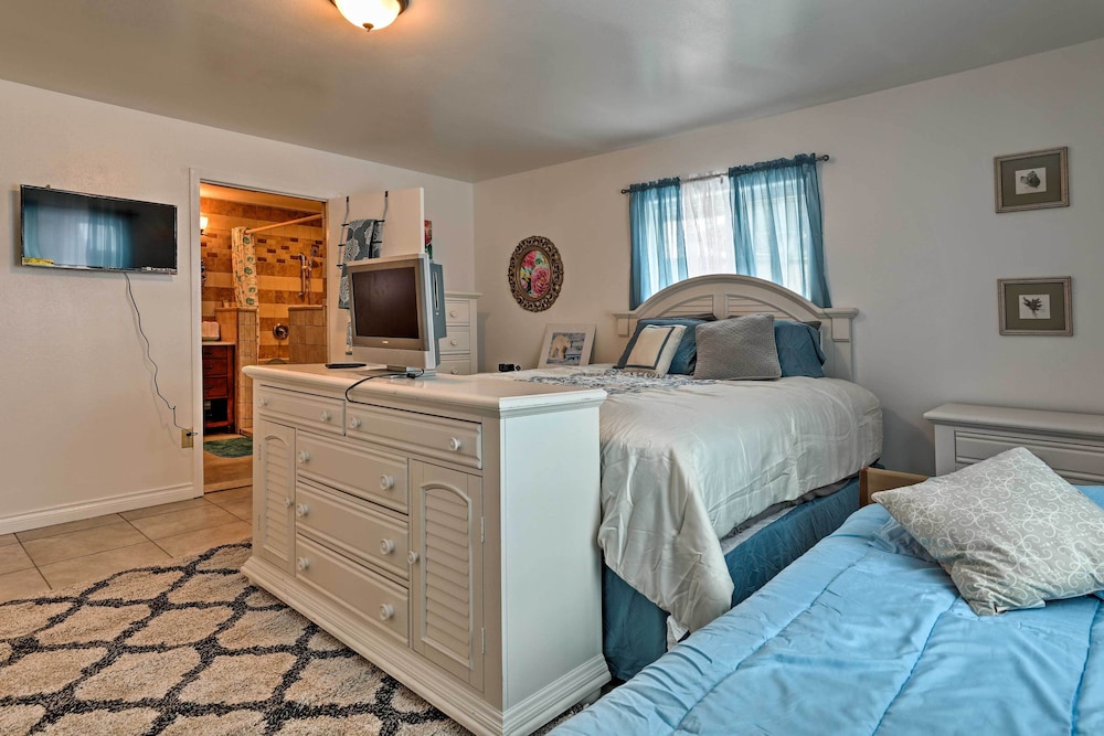 Juneau Vacations - Expansive Getaway  2 Miles to Mendenhall Glacier! - Property Image 5