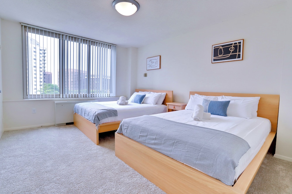 Prime Crystal City Apartments