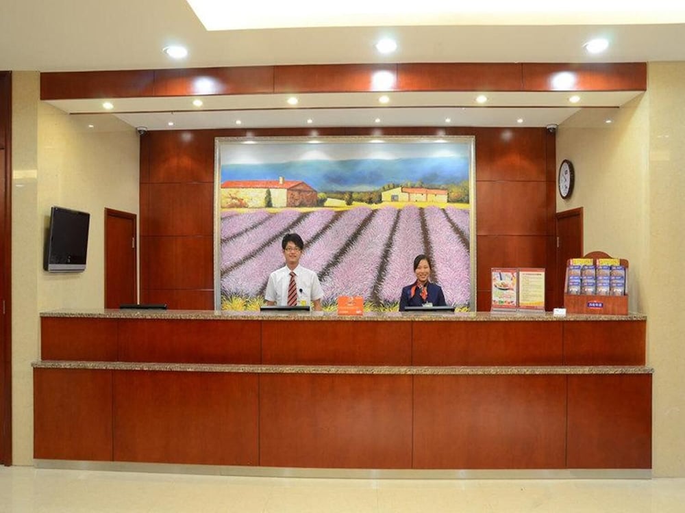 Hanting Express Dandong Train Station