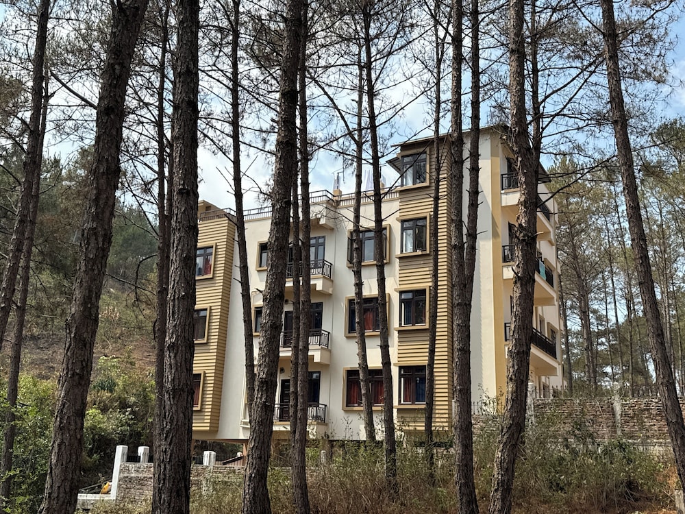 XTSY Travellers Hostel