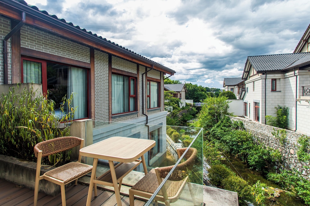 Jingdezhen Homestay Outside the Window