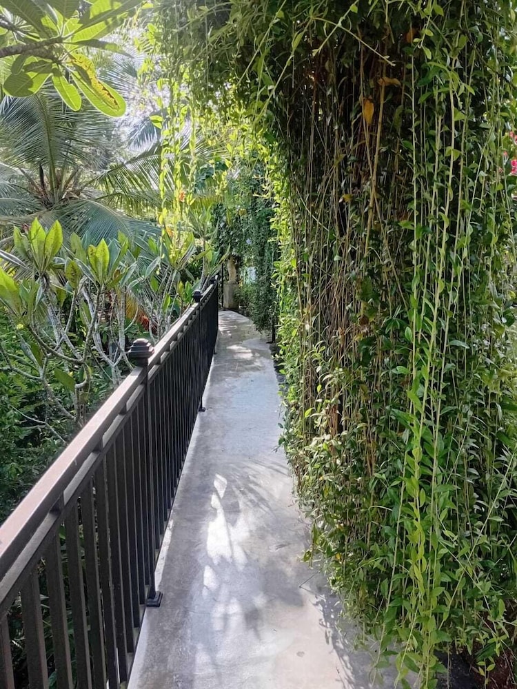 Velapura River Garden